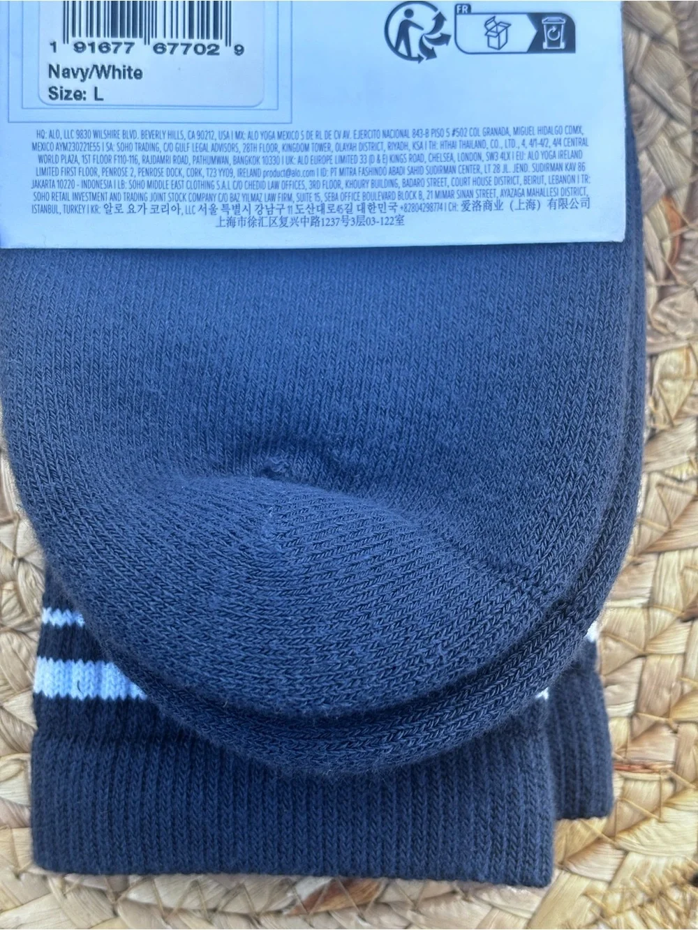 Alo Unisex Half -Crew Throwback Sock Navy/White Size Large